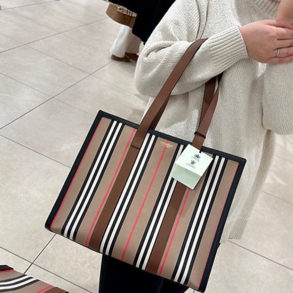 NWT Burberry Small Book Tote Archive Beige retails $1250 - Picture 13 of 16